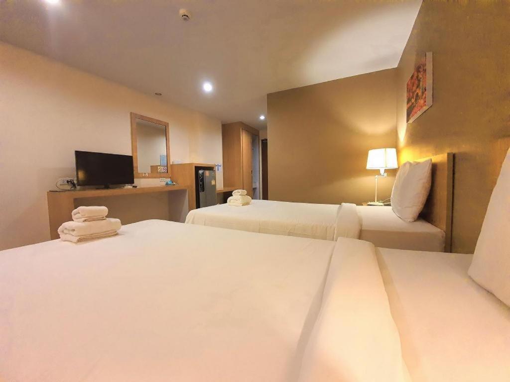 T5 Suites @ Pattaya Bagian luar foto